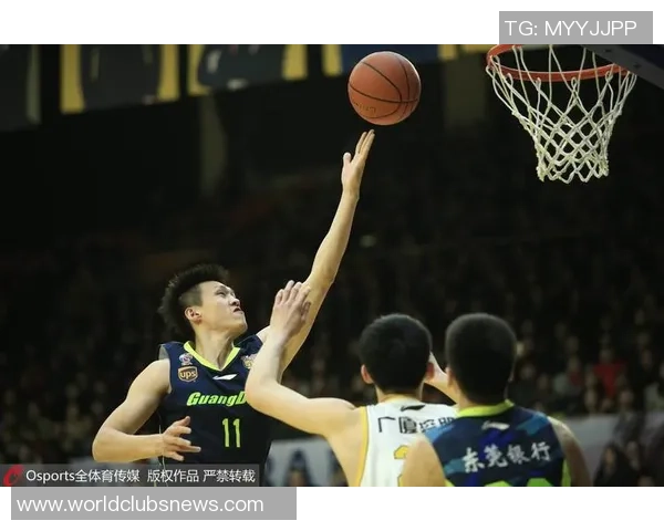 广东队与广厦队激烈对抗现场精彩瞬间回顾与分析